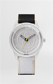 Q&Q高透亚克力镜面白色表面黑白拼色表带时尚SOLAR光能防水手表